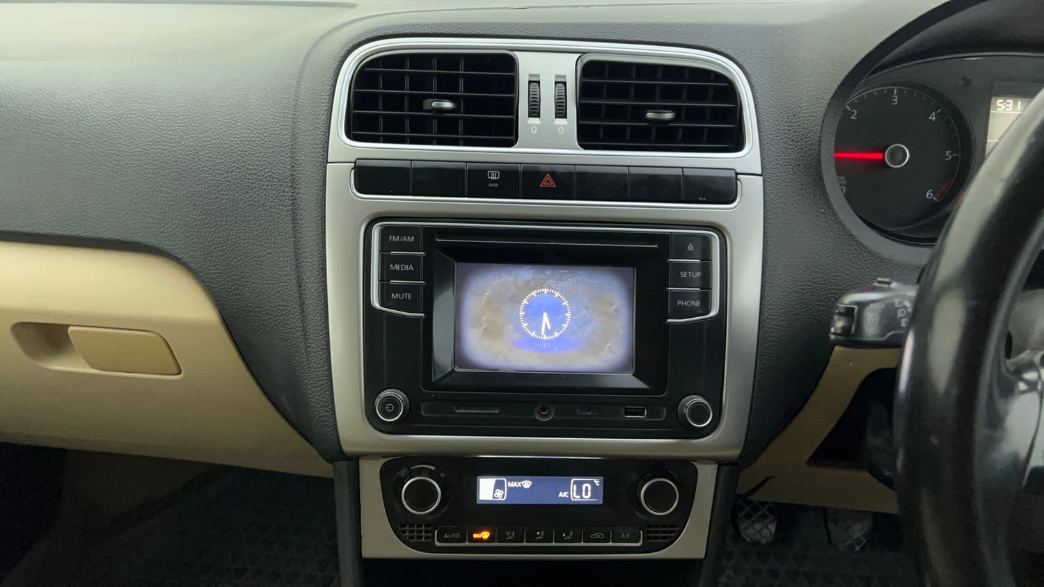 Used 2016 Volkswagen Polo Highline1.5L (D) Diesel Manual interior MUSIC SYSTEM & AC CONTROL VIEW