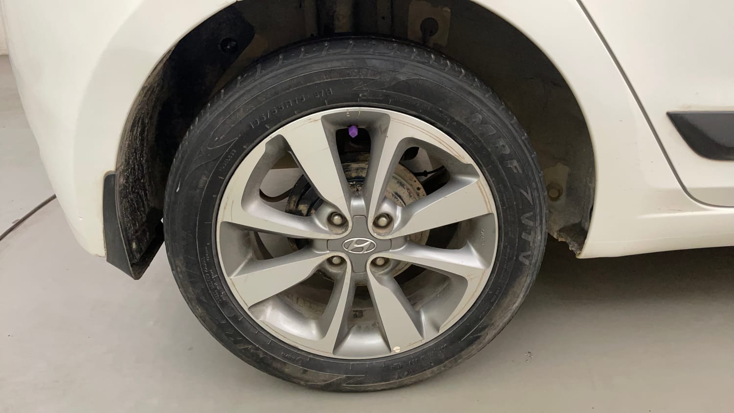 Used 2016 Hyundai Elite i20 Asta 1.4 CRDI (O) Diesel Manual tyres RIGHT REAR TYRE RIM VIEW