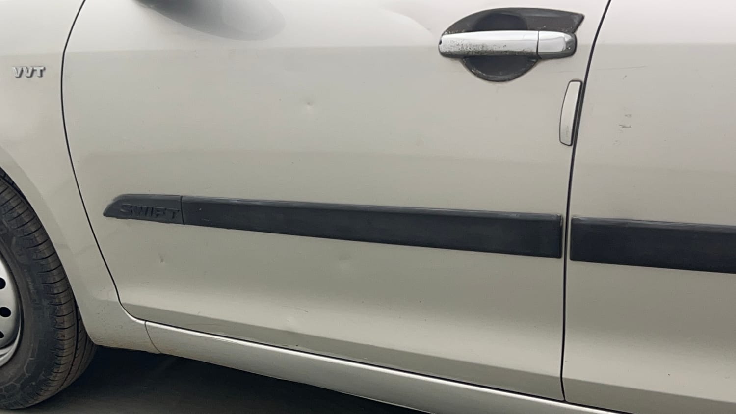 Used 2014 Maruti Suzuki Swift Dzire VXI Petrol Manual dents MINOR SCRATCH
