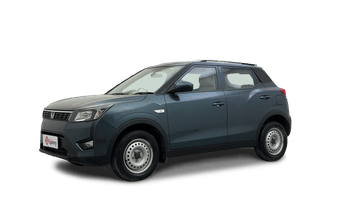 Used 2023 Mahindra XUV 300 W4 1.2 Petrol Petrol Manual Image