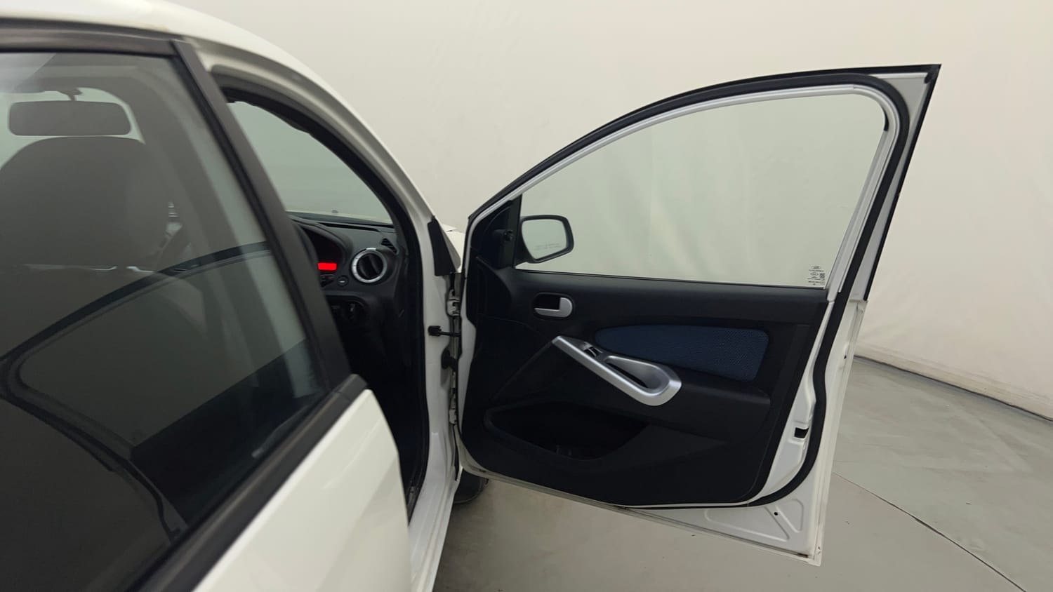 Used 2015 Ford Figo Duratec Petrol Titanium 1.2 Petrol Manual interior RIGHT FRONT DOOR OPEN VIEW