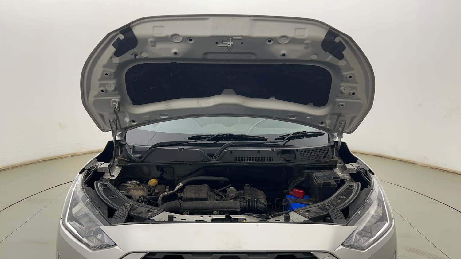 Used 2021 Nissan Magnite XV Petrol Manual engine ENGINE & BONNET OPEN FRONT VIEW