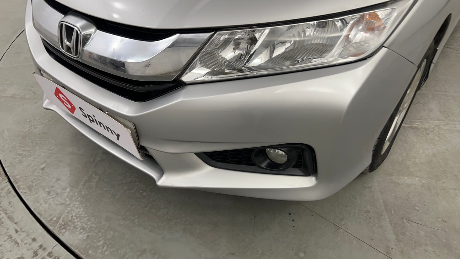 Used 2016 Honda City V Petrol Manual dents MINOR SCRATCH