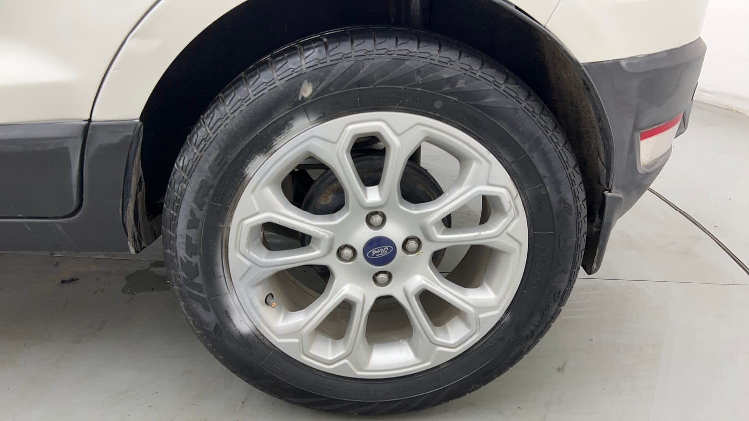 Used 2018 Ford EcoSport Titanium + 1.5L Ti-VCT Petrol Manual tyres LEFT REAR TYRE RIM VIEW