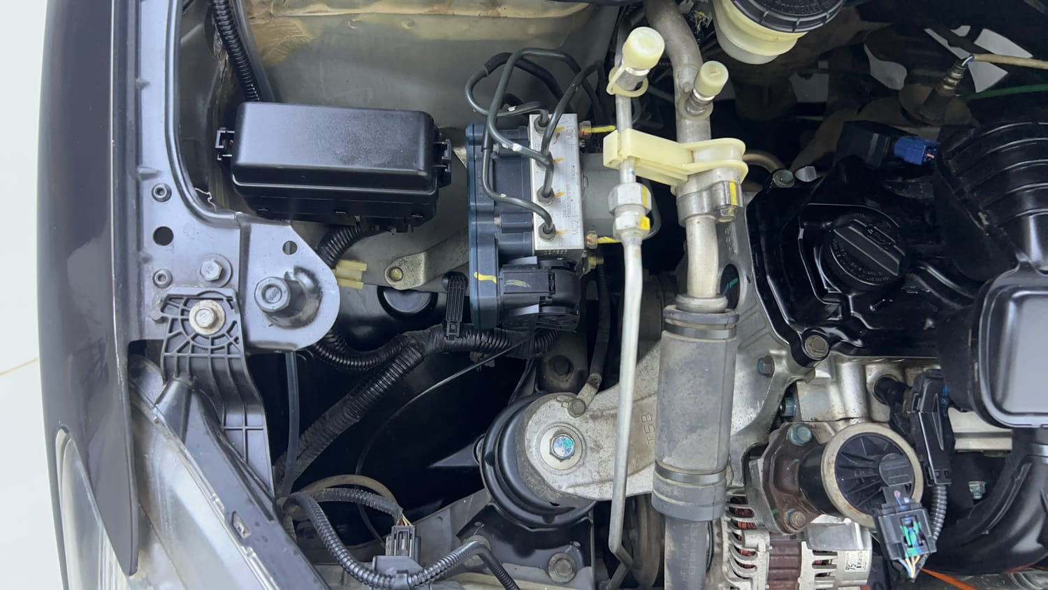 Used 2017 Honda City ZX CVT Petrol Petrol Automatic engine ENGINE RIGHT SIDE VIEW