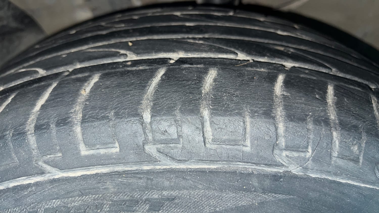 Used 2019 Hyundai Creta SX 1.6 AT CRDi Diesel Automatic tyres LEFT FRONT TYRE TREAD VIEW