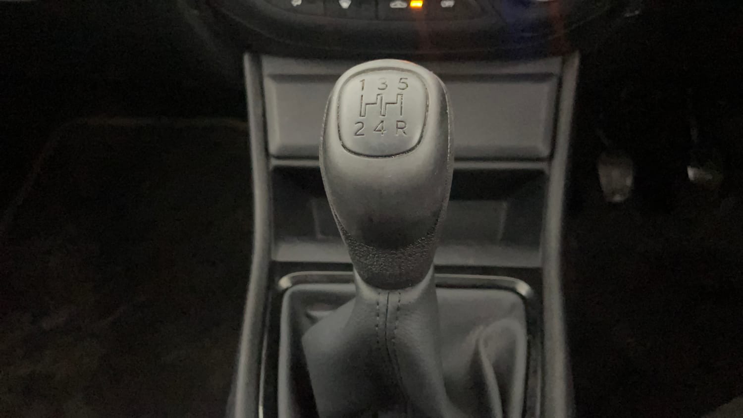 Used 2021 Tata Punch Pure MT Petrol Manual interior GEAR  KNOB VIEW