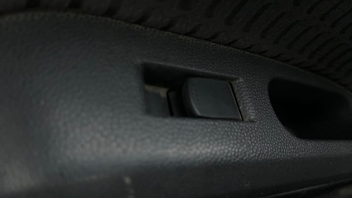 Used 2015 Maruti Suzuki Ritz Vxi BS-IV Petrol Manual top_features Rear power window