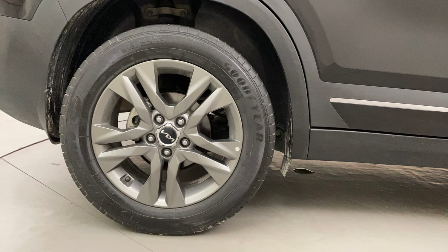 Used 2023 Kia Seltos HTX 1.5 Petrol Manual tyres RIGHT REAR TYRE RIM VIEW