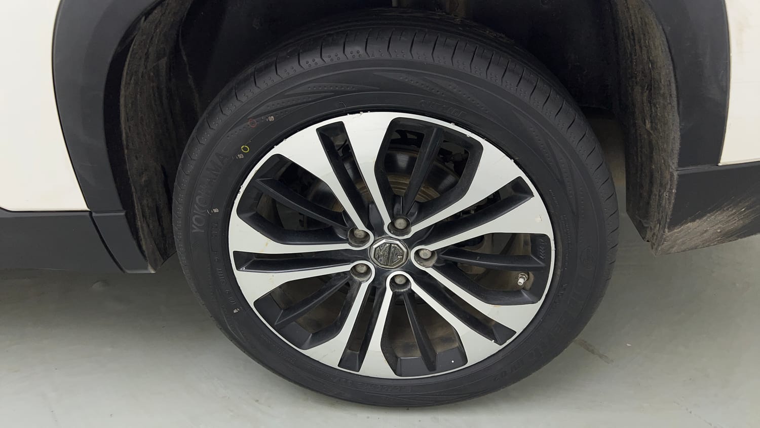 Used 2022 MG Motors Hector Sharp 1.5 Petrol Turbo Hybrid MT Hybrid Manual tyres LEFT REAR TYRE RIM VIEW