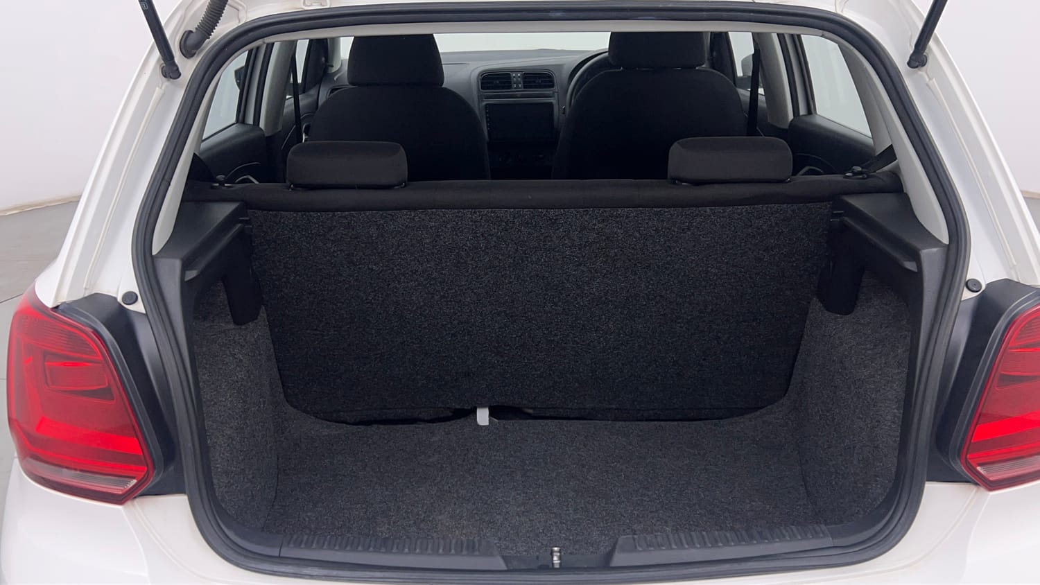 Used 2022 Volkswagen Polo Trendline 1.0L MPI Petrol Manual interior DICKY INSIDE VIEW