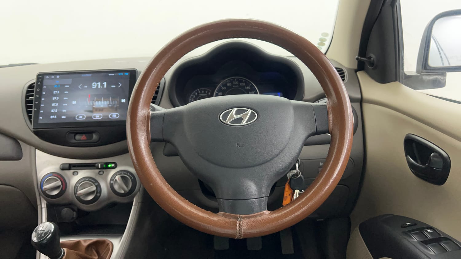 Used 2013 Hyundai i10 Magna 1.1 iRDE2 Petrol Manual interior STEERING VIEW