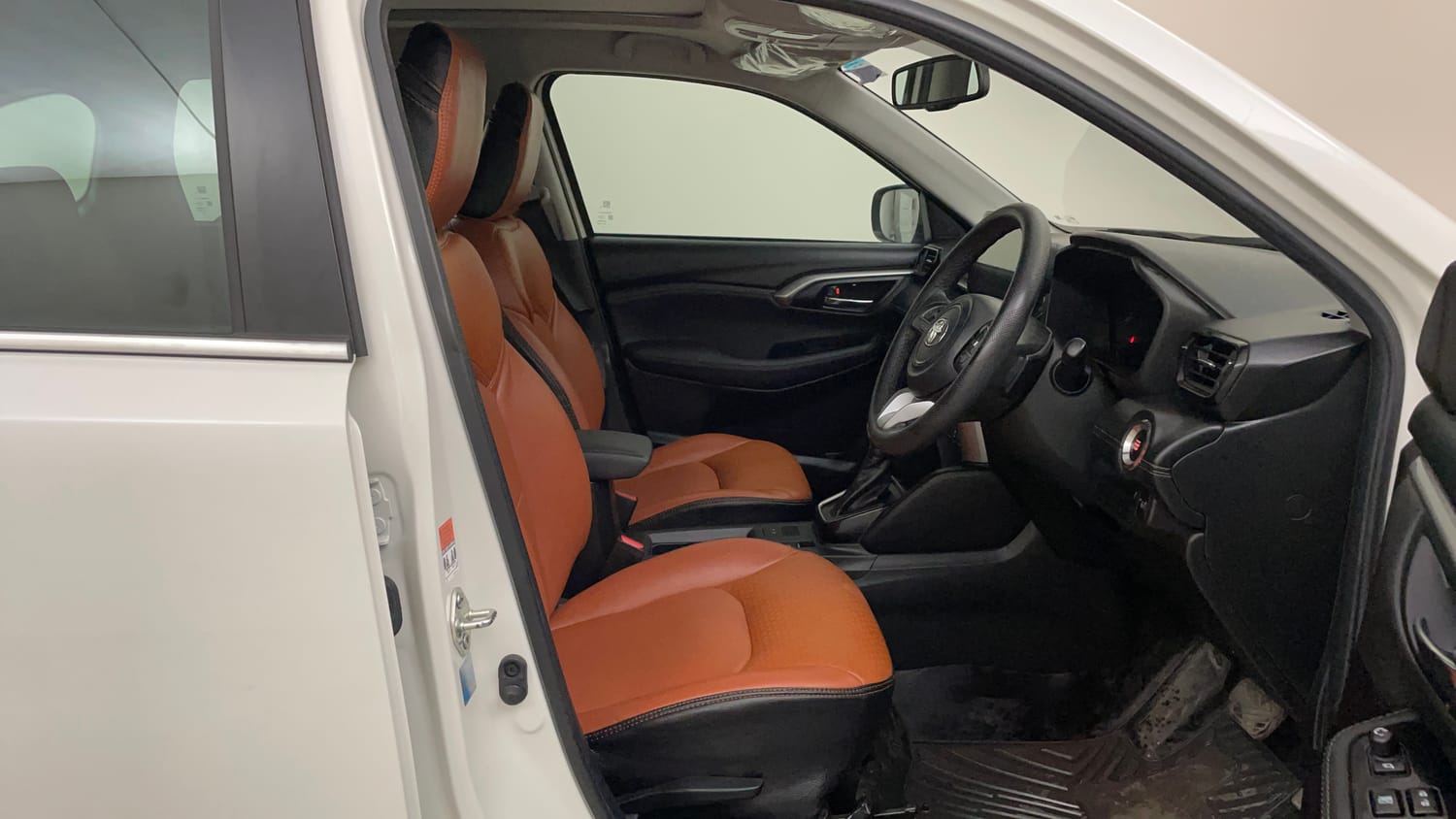 Used 2025 Toyota Urban Cruiser Hyryder G (O) AT NeoDrive Petrol Automatic interior RIGHT SIDE FRONT DOOR CABIN VIEW