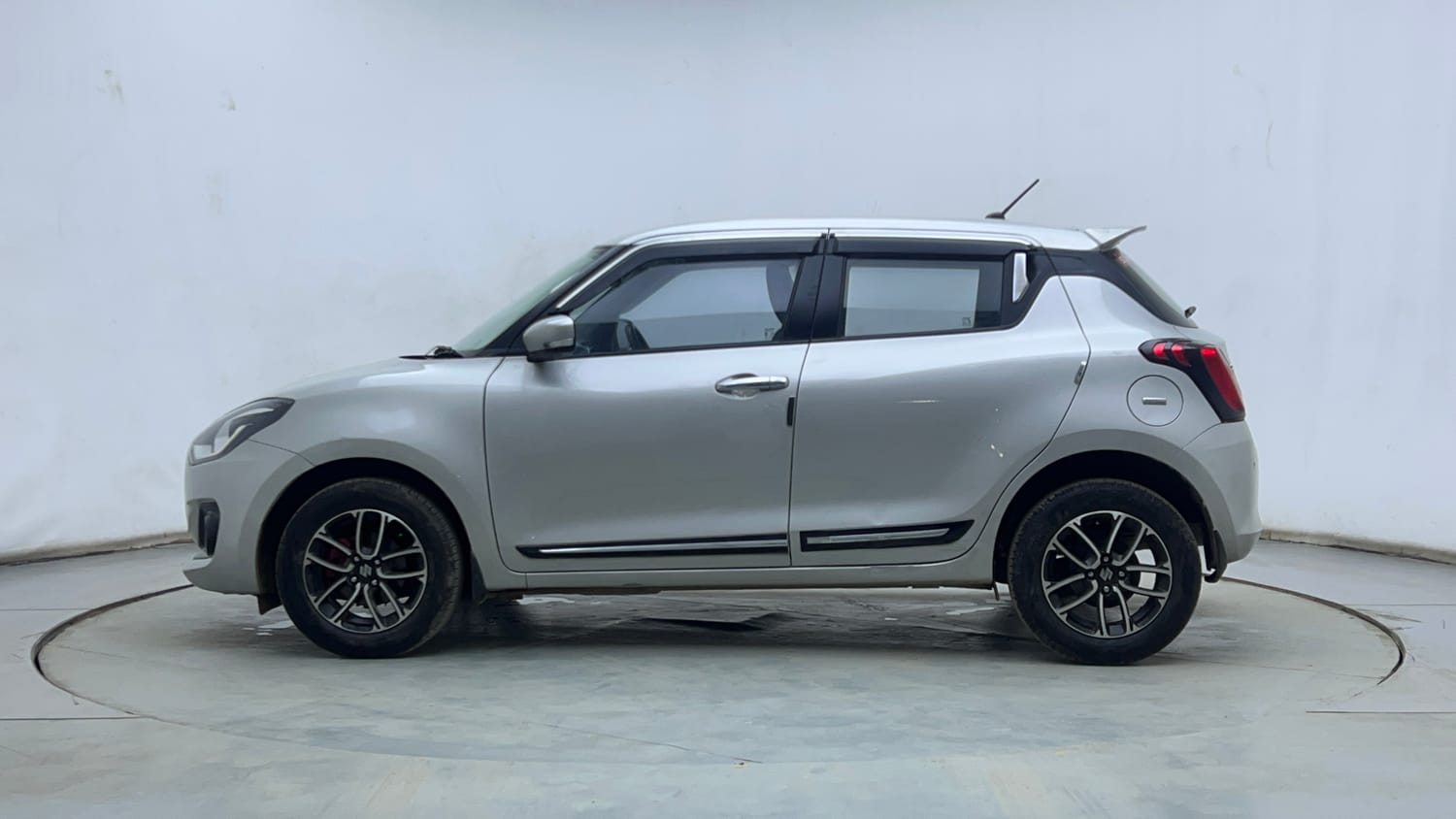 Used 2023 Maruti Suzuki Swift ZXi Plus AMT Petrol Automatic exterior LEFT SIDE VIEW