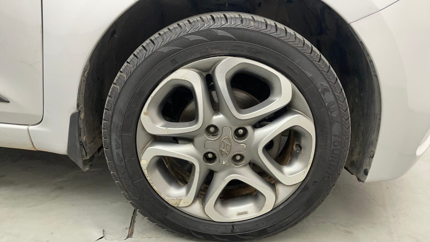 Used 2018 Hyundai Elite i20 Asta 1.4 CRDI Diesel Manual tyres RIGHT FRONT TYRE RIM VIEW