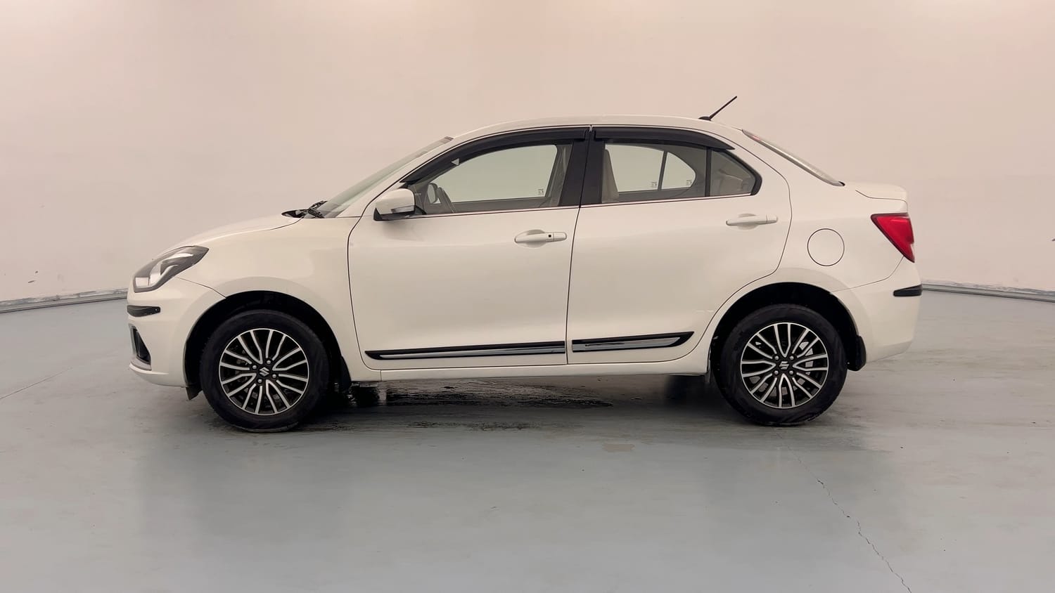 Used 2022 Maruti Suzuki Dzire ZXi Plus Petrol Manual exterior LEFT SIDE VIEW
