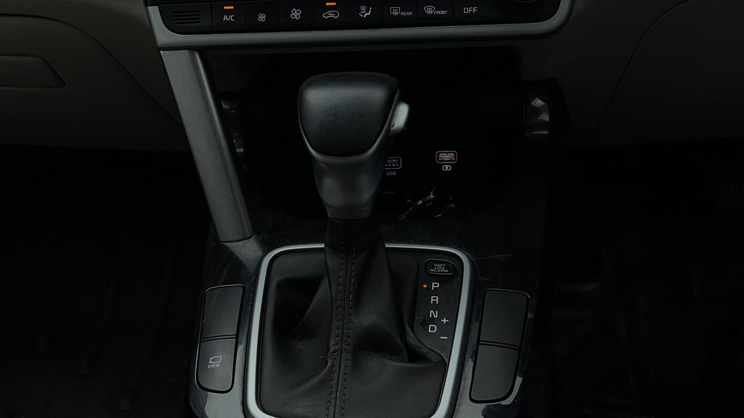 Used 2021 kia Seltos HTX IVT 1.5 Petrol Automatic interior GEAR  KNOB VIEW