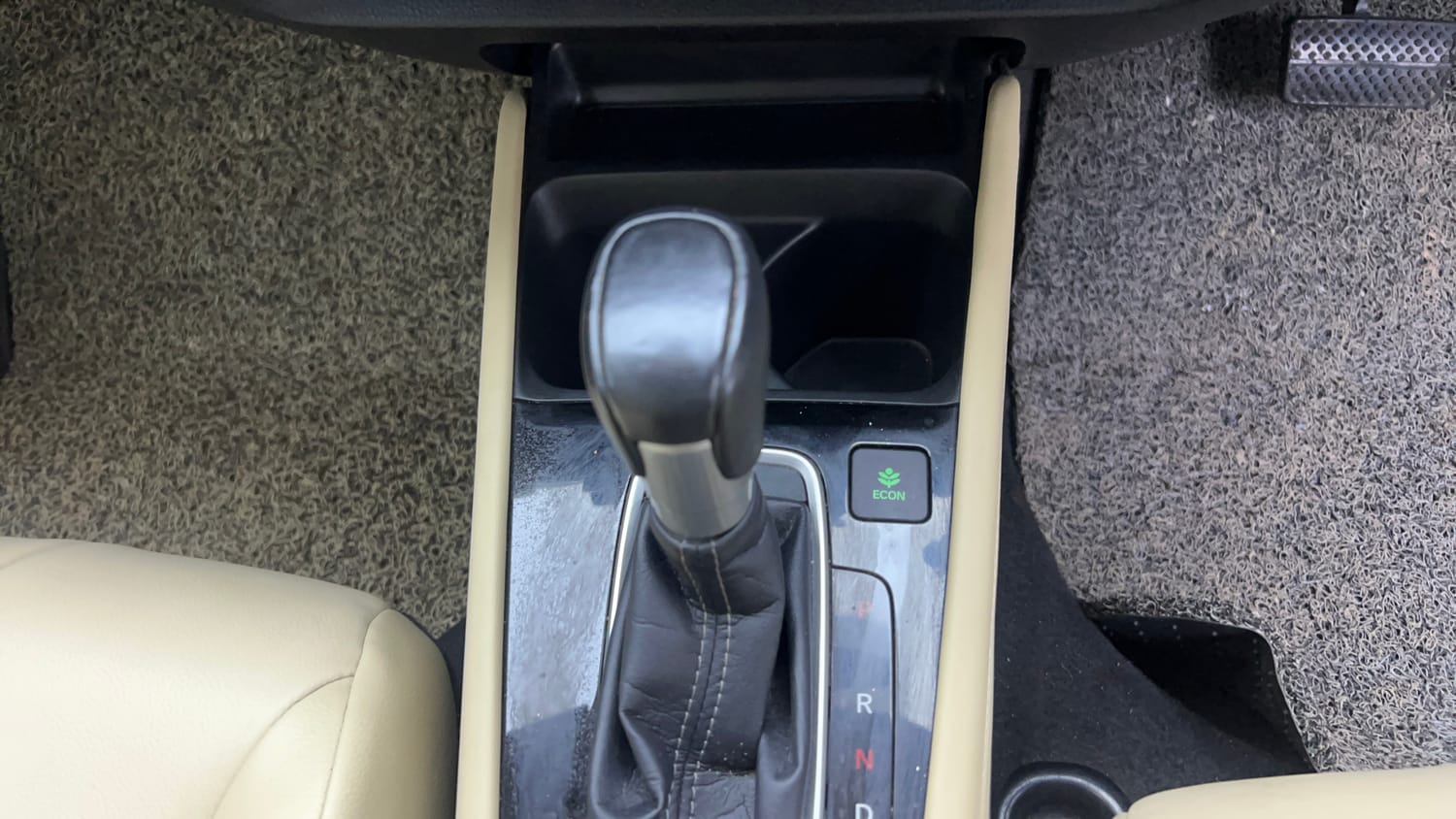 Used 2021 Honda City ZX CVT Petrol Petrol Automatic interior GEAR  KNOB VIEW