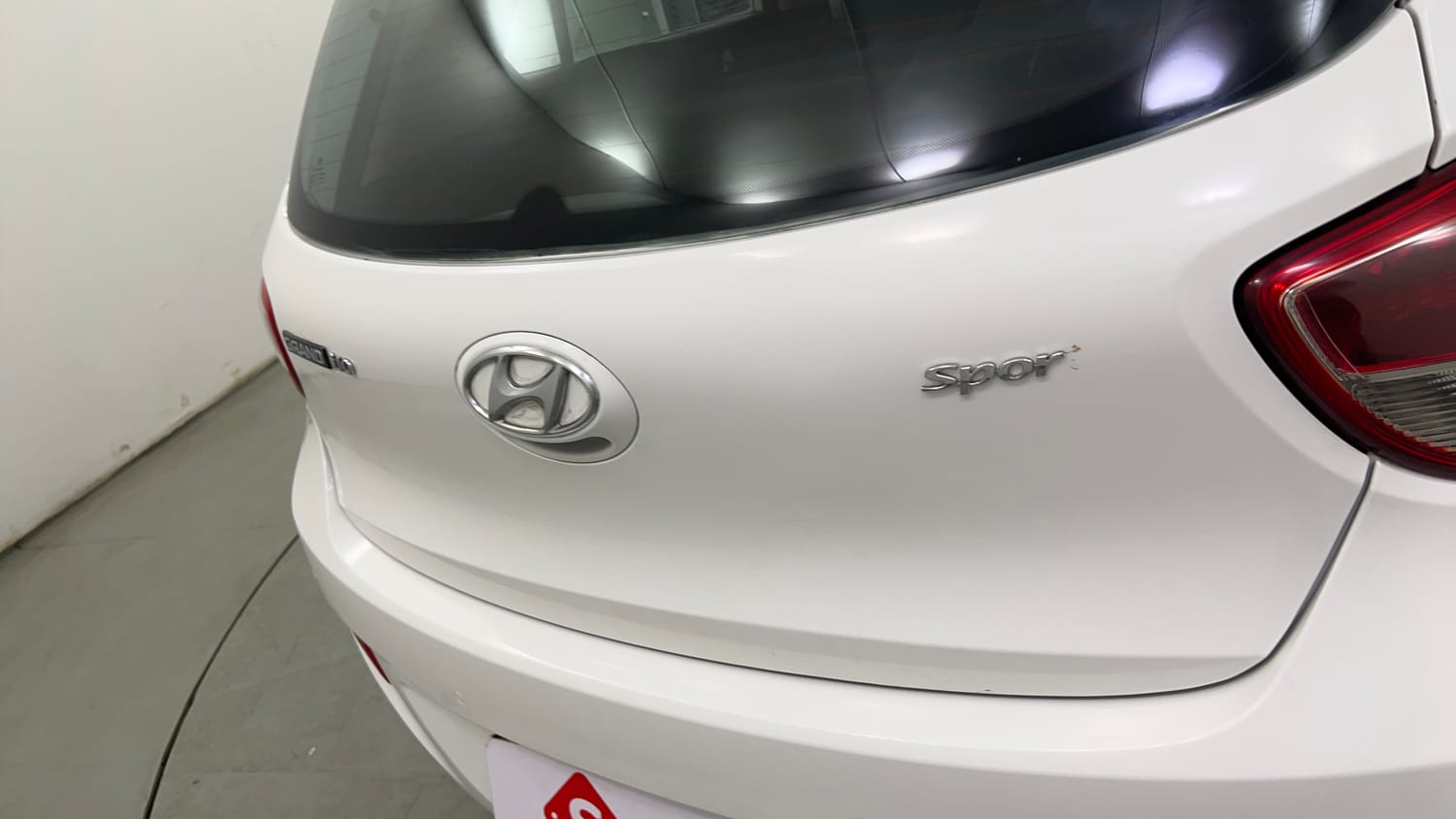 Used 2016 Hyundai Grand i10 Sportz 1.2 Kappa VTVT Petrol Manual dents MINOR DENT