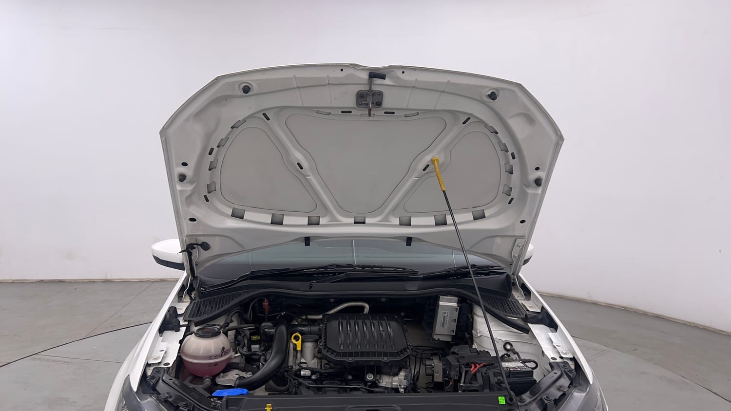 Used 2022 Volkswagen Polo Trendline 1.0L MPI Petrol Manual engine ENGINE & BONNET OPEN FRONT VIEW