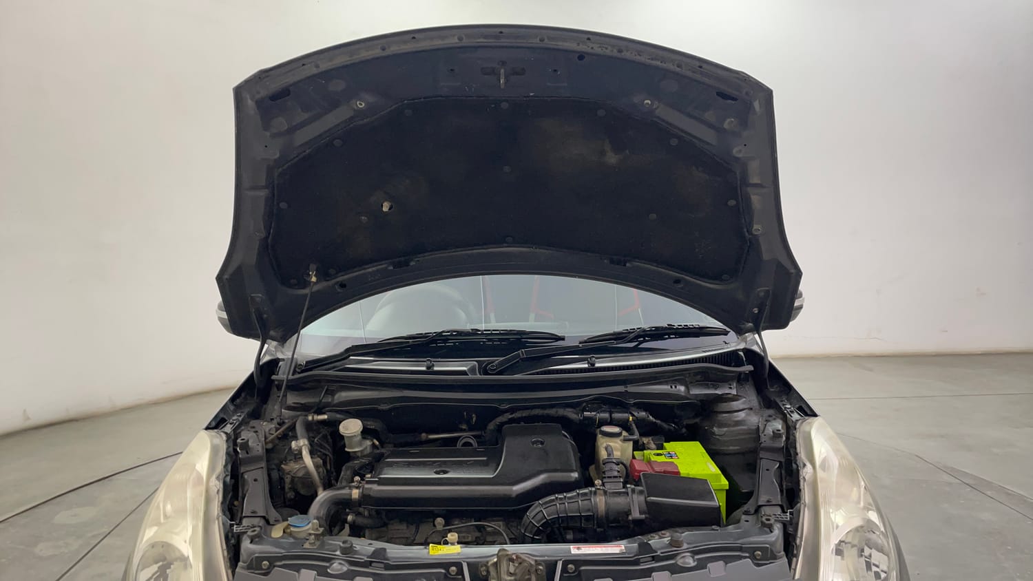 Used 2016 Maruti Suzuki Swift VDi (O) Diesel Manual engine ENGINE & BONNET OPEN FRONT VIEW