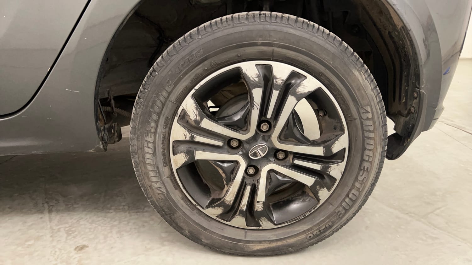Used 2022 Tata Tiago XZ Plus CNG Cng Manual tyres LEFT REAR TYRE RIM VIEW