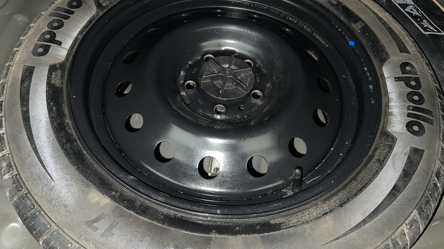 Used 2023 Maruti Suzuki Grand Vitara Zeta Smart Hybrid Petrol Manual tyres SPARE TYRE VIEW