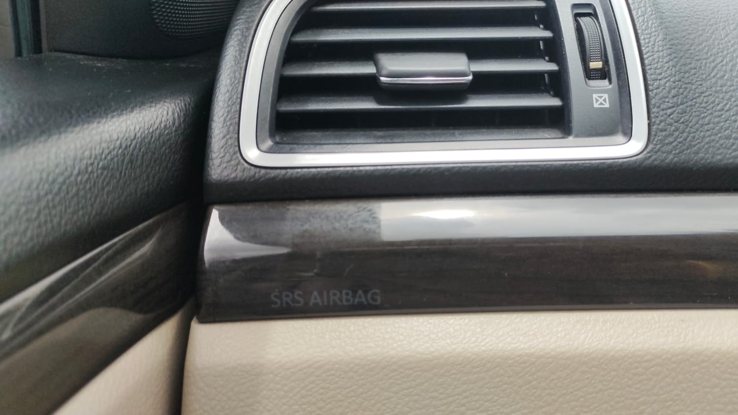 Used 2018 Maruti Suzuki Ciaz Zeta 1.4 MT Petrol Manual top_features Airbags