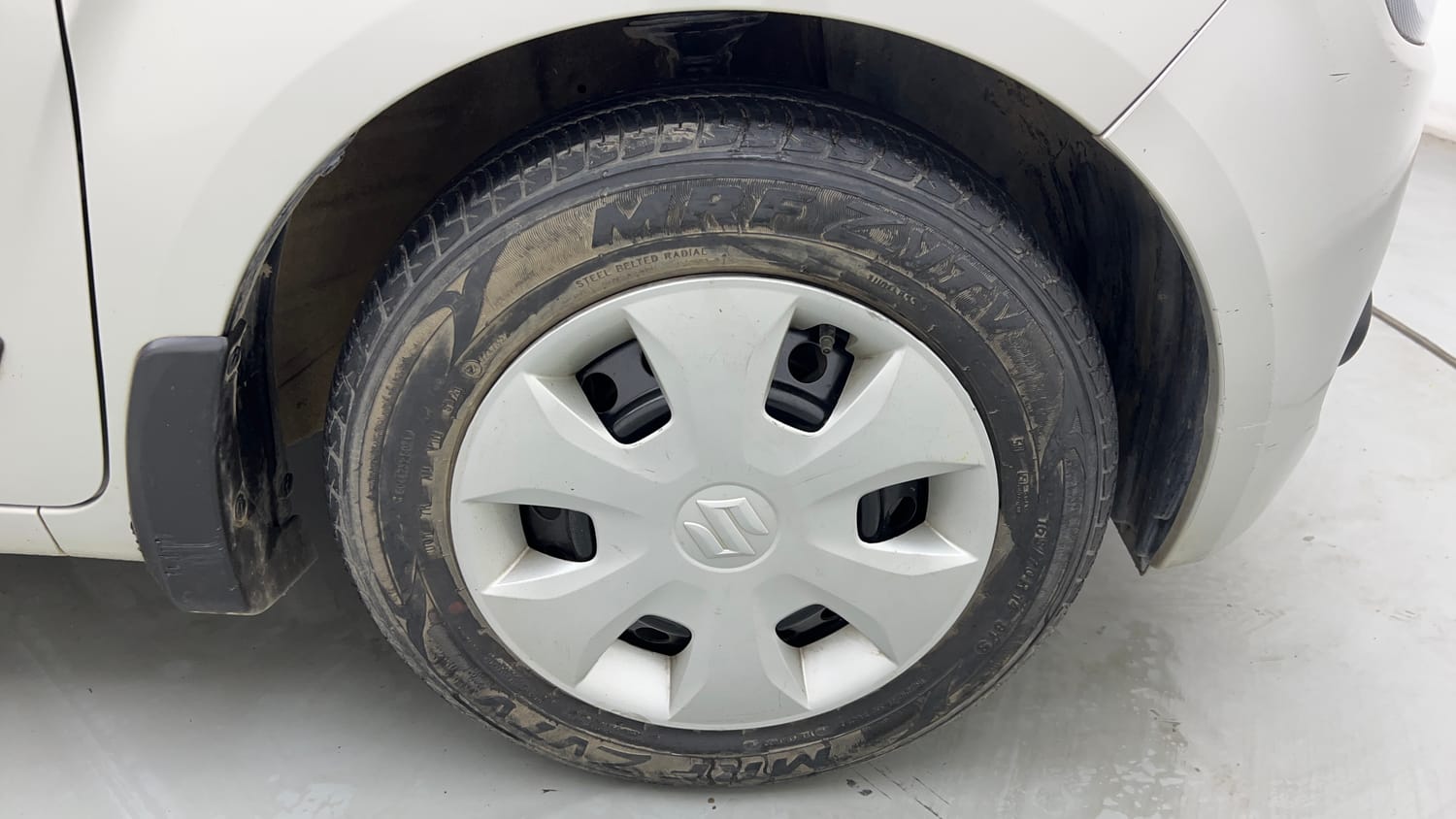Used 2022 Maruti Suzuki Wagon R 1.0 VXi (O) 1.0 Petrol Manual tyres RIGHT FRONT TYRE RIM VIEW