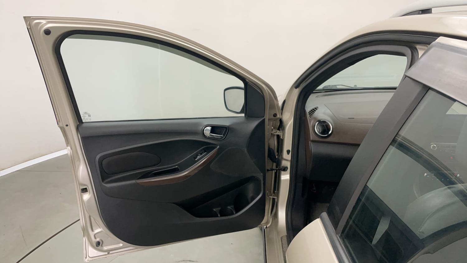 Used 2018 Ford Freestyle Titanium 1.2 Ti-VCT Petrol Manual interior LEFT FRONT DOOR OPEN VIEW
