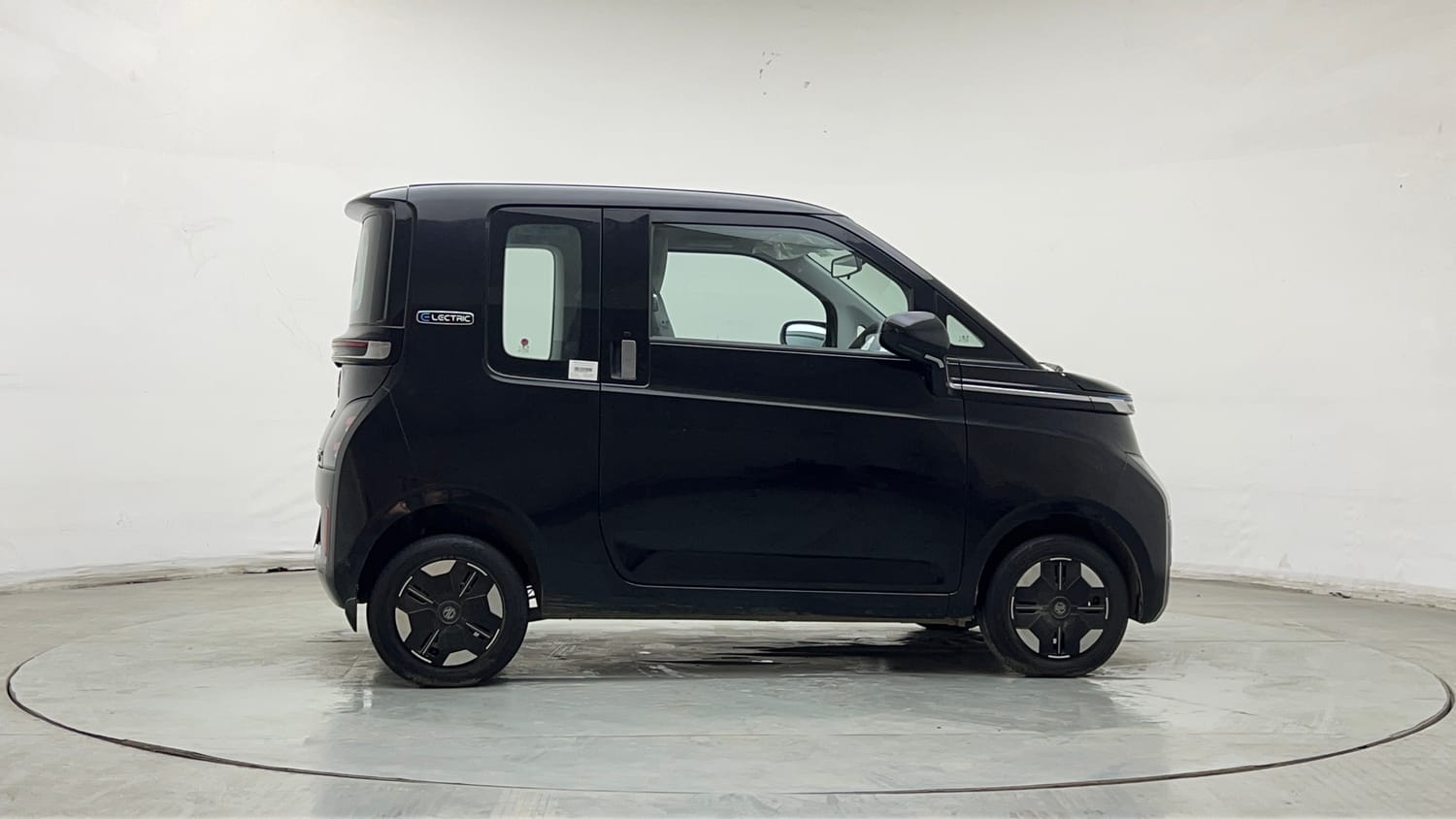 Used 2025 MG Motors Comet EV Exclusive FC Electric Automatic exterior RIGHT SIDE VIEW