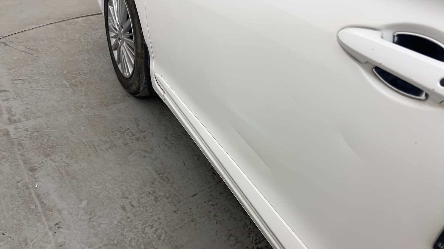 Used 2022 Honda City V Petrol Petrol Manual dents MINOR DENT
