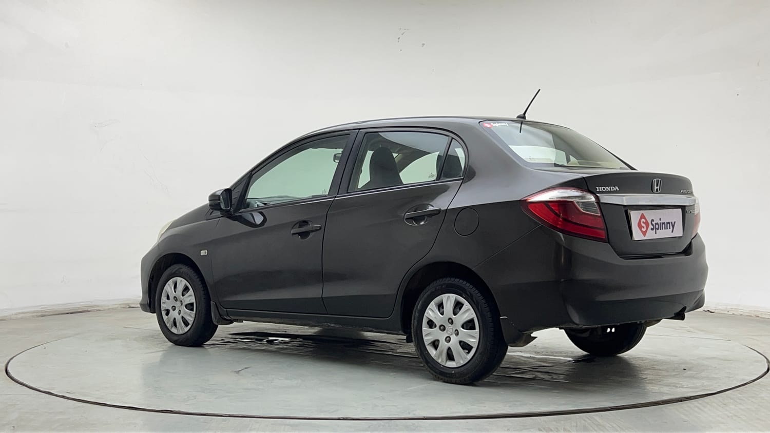 Used 2017 Honda Amaze 1.2 S i-VTEC Petrol Manual exterior LEFT REAR CORNER VIEW