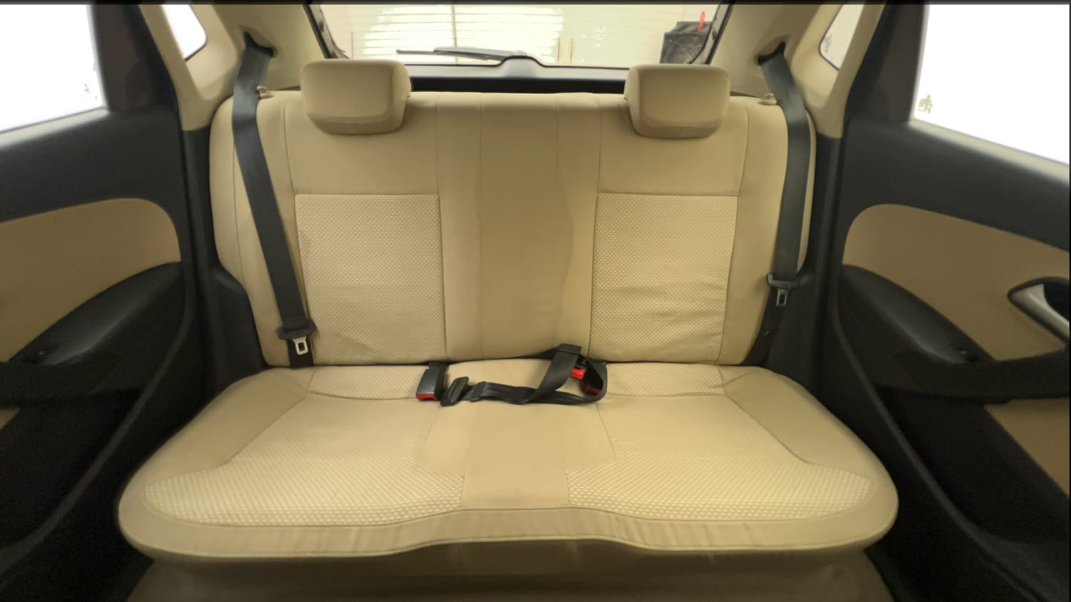 Used 2016 Volkswagen Polo Highline1.5L (D) Diesel Manual interior REAR SEAT CONDITION VIEW