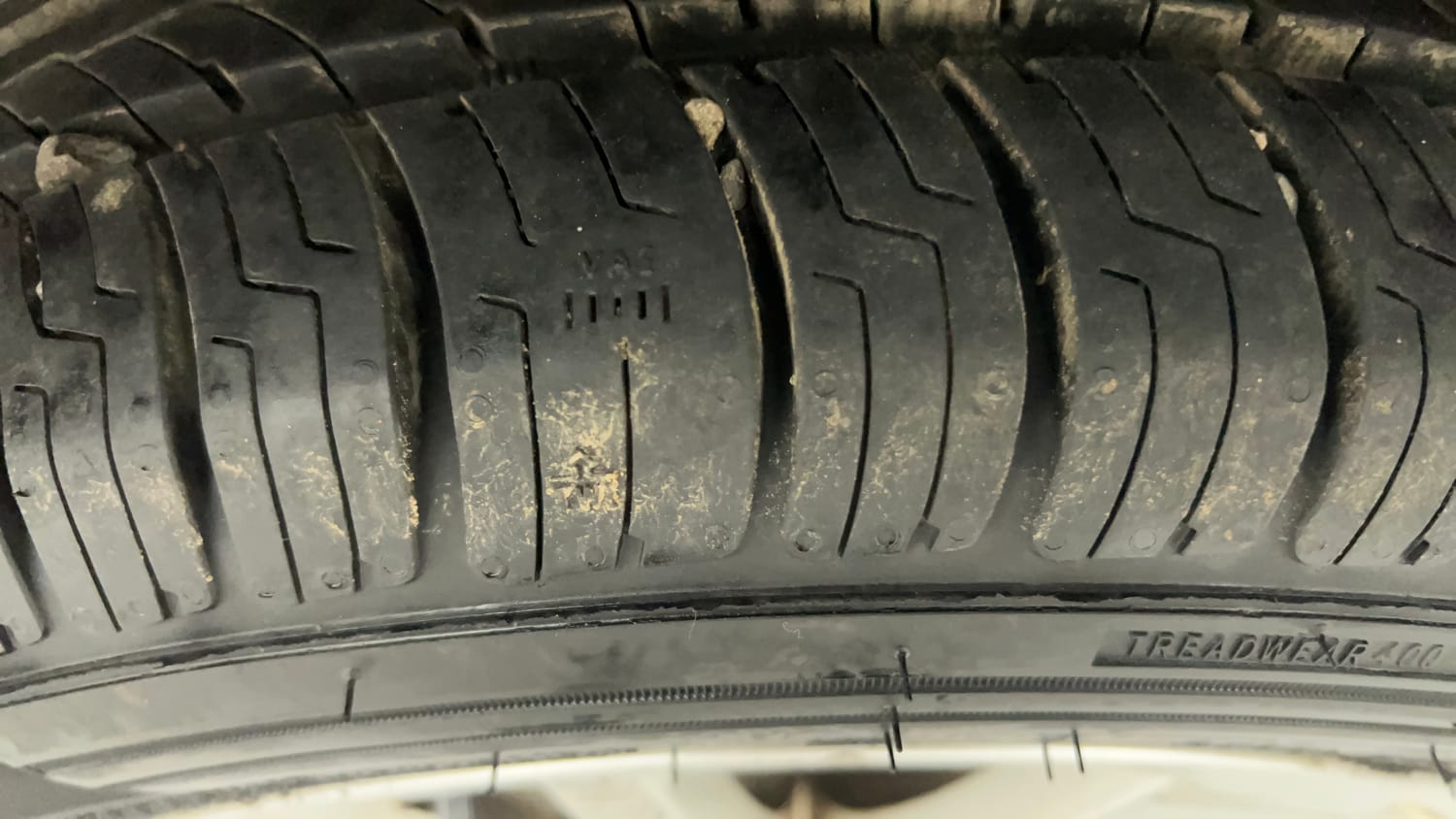 Used 2016 Volkswagen Polo Highline1.5L (D) Diesel Manual tyres LEFT REAR TYRE TREAD VIEW