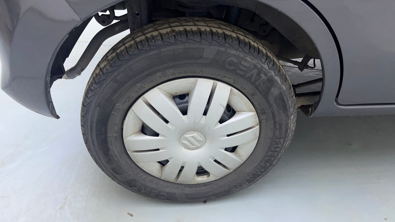 Used 2020 Maruti Suzuki Alto 800 LXi Petrol Manual tyres RIGHT REAR TYRE RIM VIEW
