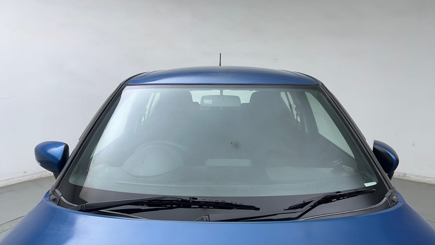 Used 2019 Maruti Suzuki Ignis Delta 1.2 MT Petrol Manual exterior FRONT WINDSHIELD VIEW