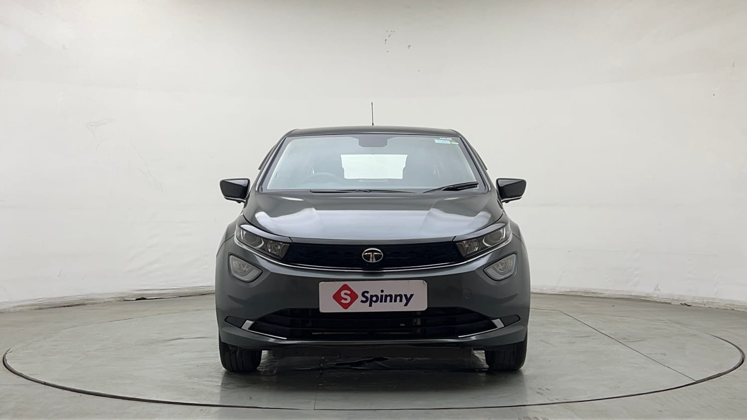 Used 2024 Tata Altroz XZ Petrol Petrol Manual exterior FRONT VIEW