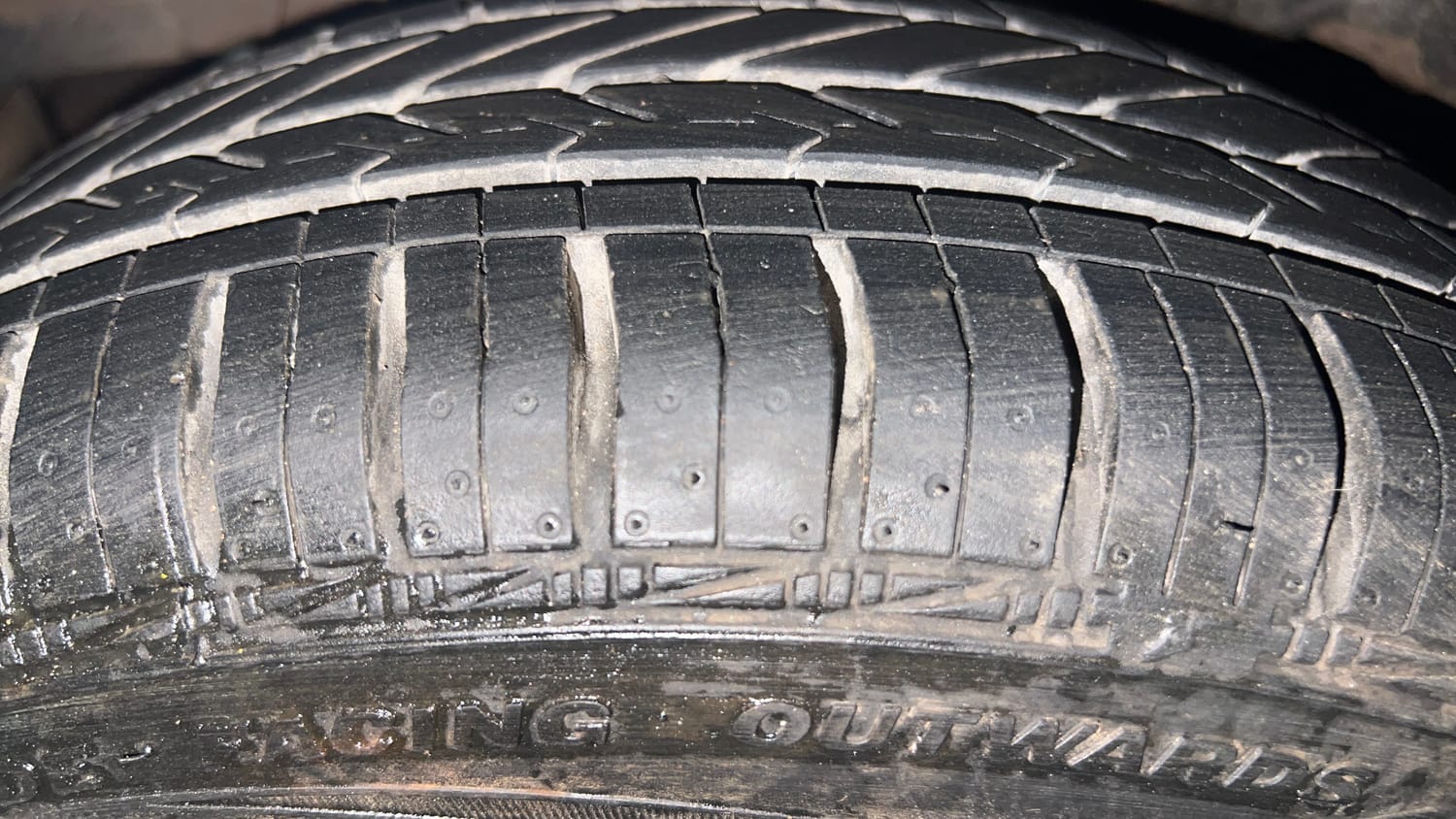 Used 2017 hyundai Eon Magna+ (O) Petrol Manual tyres RIGHT REAR TYRE TREAD VIEW