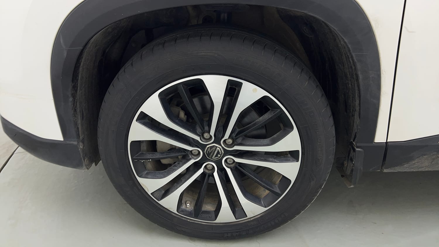 Used 2022 MG Motors Hector Sharp 1.5 Petrol Turbo Hybrid MT Hybrid Manual tyres LEFT FRONT TYRE RIM VIEW