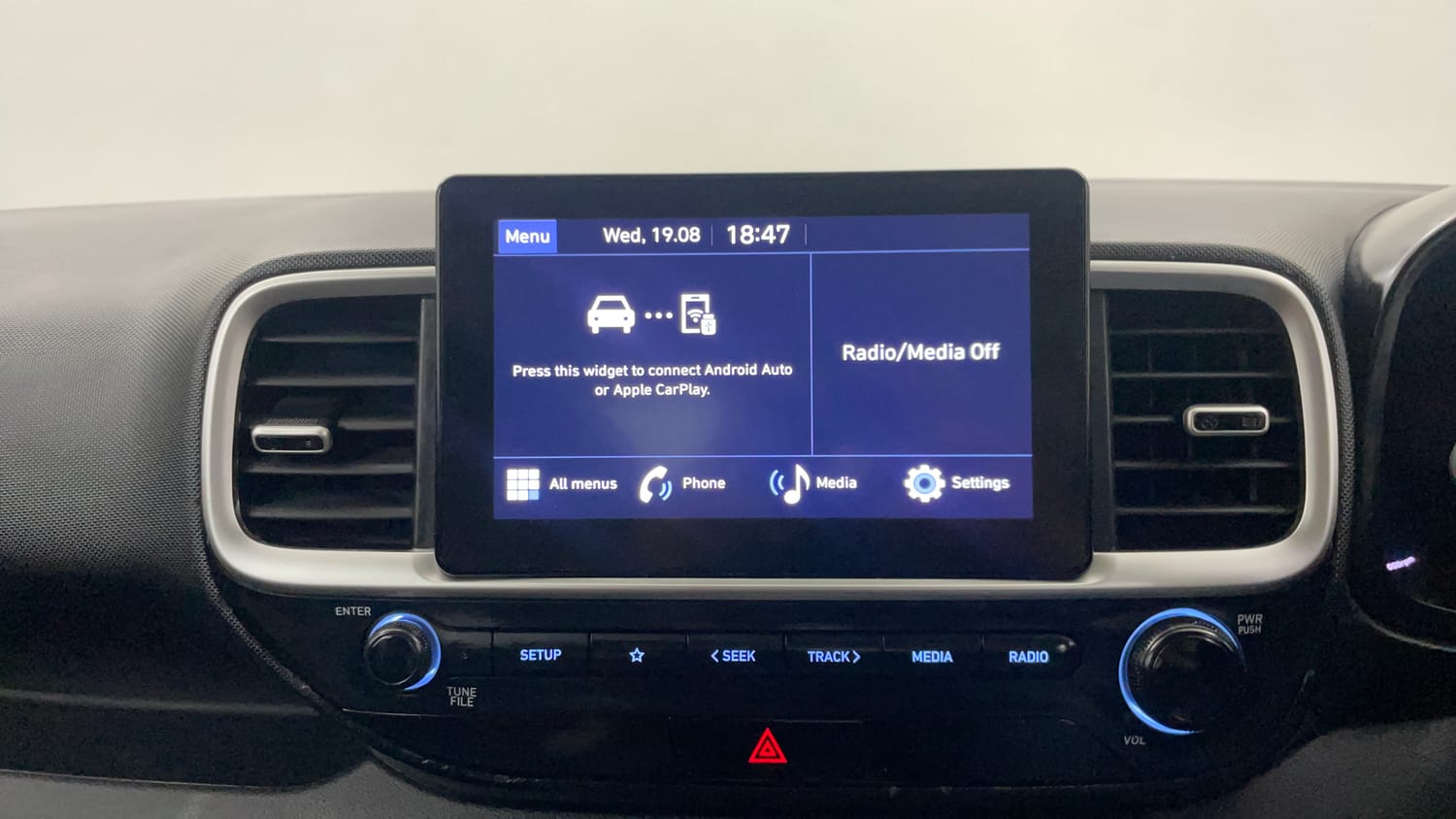 Used 2022 Hyundai Venue SX 1.0 Turbo Petrol Manual interior MUSIC SYSTEM & AC CONTROL VIEW