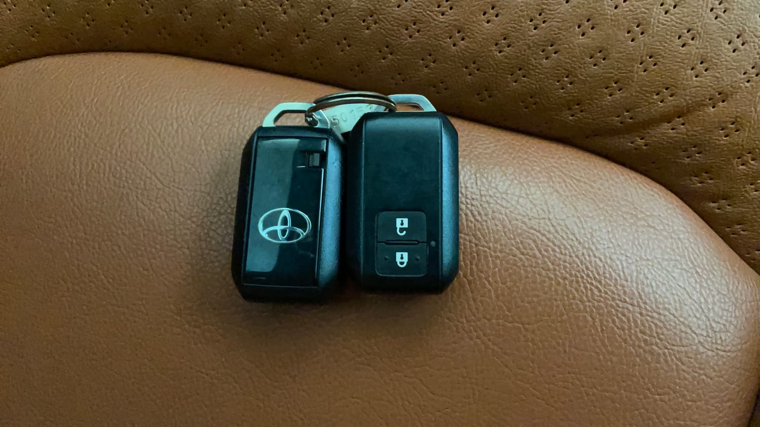 Used 2025 Toyota Urban Cruiser Hyryder G (O) AT NeoDrive Petrol Automatic extra CAR KEY VIEW