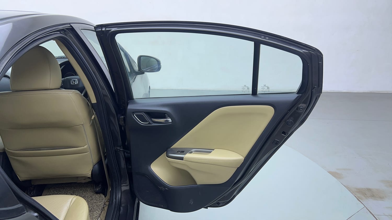 Used 2017 Honda City ZX CVT Petrol Petrol Automatic interior RIGHT REAR DOOR OPEN VIEW