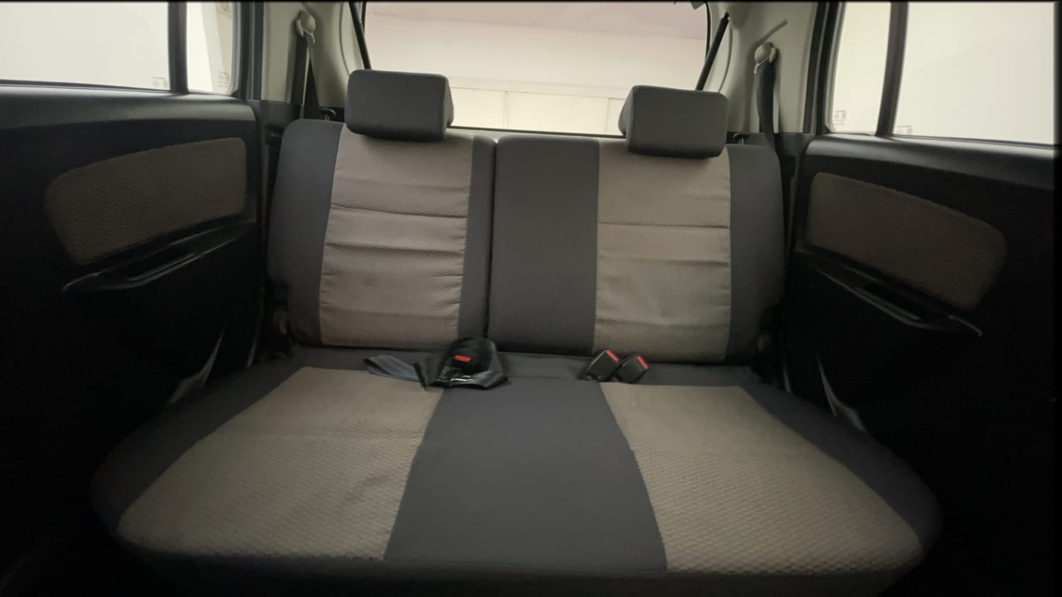 Used 2013 Maruti Suzuki Wagon R LXI Petrol Manual interior REAR SEAT CONDITION VIEW