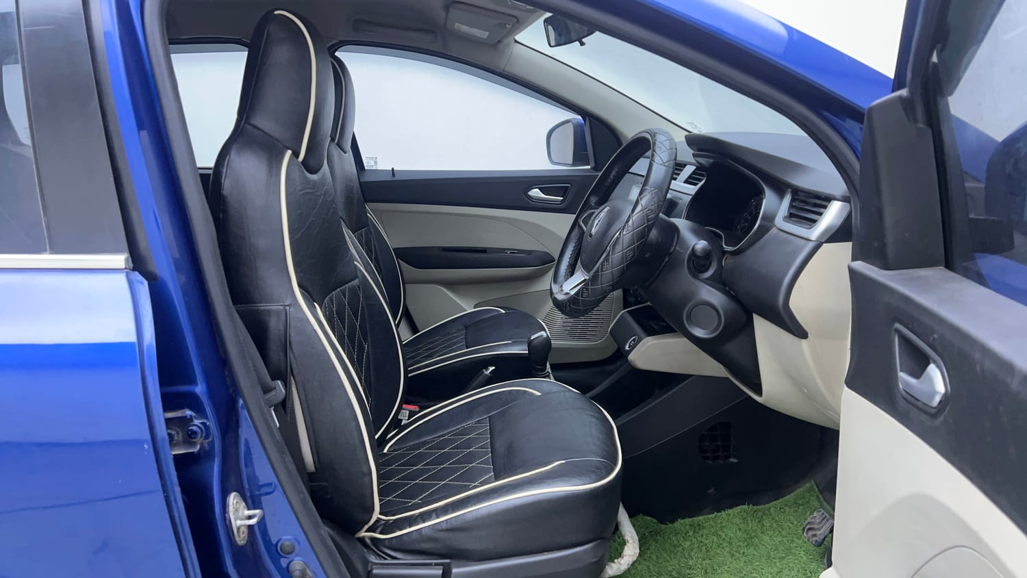 Used 2020 Renault Triber RXZ EASY-R AMT Petrol Automatic interior RIGHT SIDE FRONT DOOR CABIN VIEW