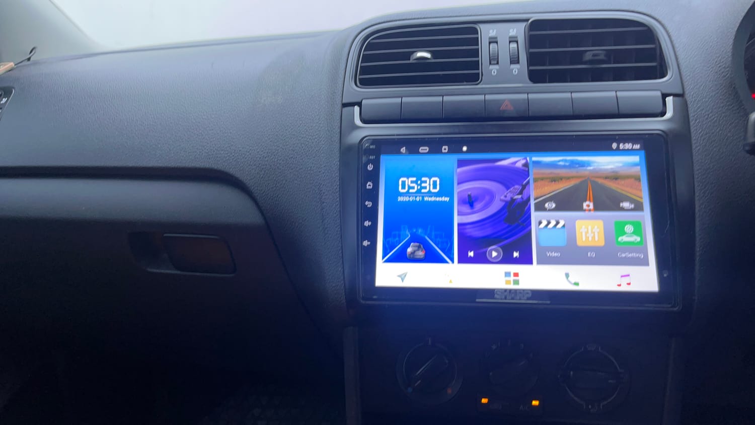 Used 2021 Volkswagen Polo Trendline 1.0L MPI Petrol Manual interior MUSIC SYSTEM & AC CONTROL VIEW