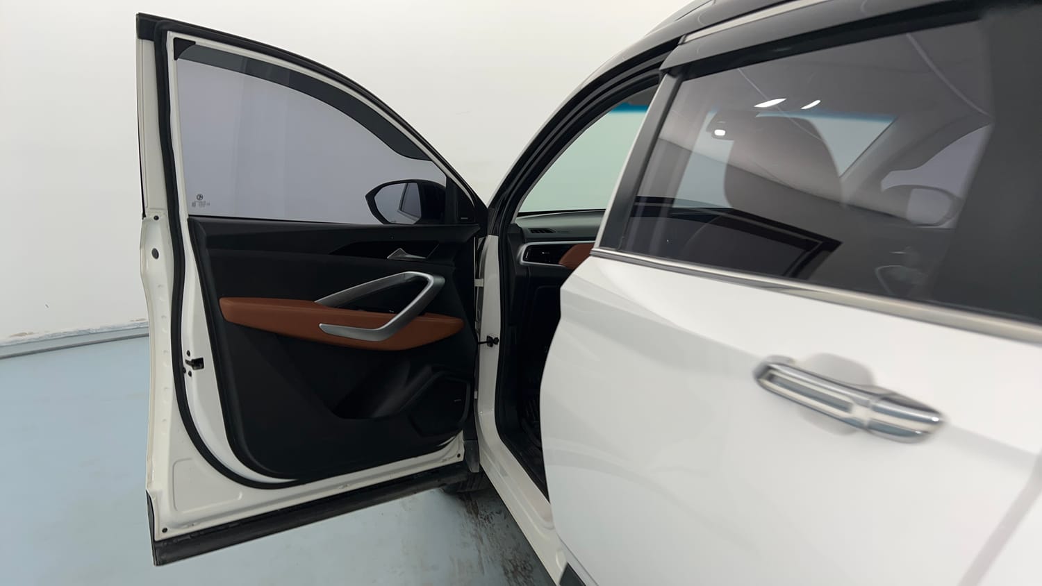 Used 2020 MG Motors Hector Plus Sharp 1.5 DCT Petrol Petrol Automatic interior LEFT FRONT DOOR OPEN VIEW