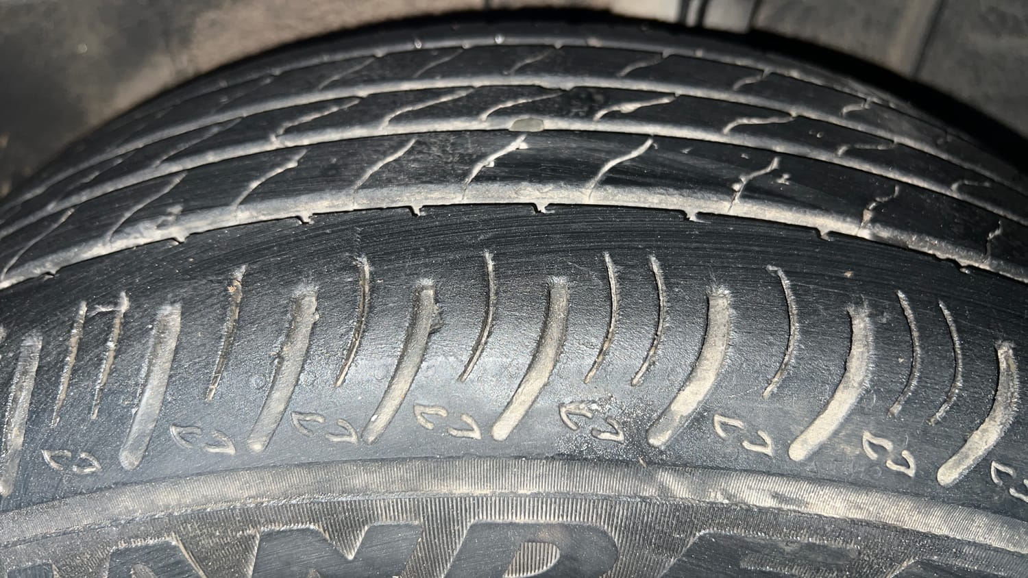 Used 2023 Nissan Magnite XL Petrol+Cng (Outside fitted) Cng Manual tyres LEFT REAR TYRE TREAD VIEW