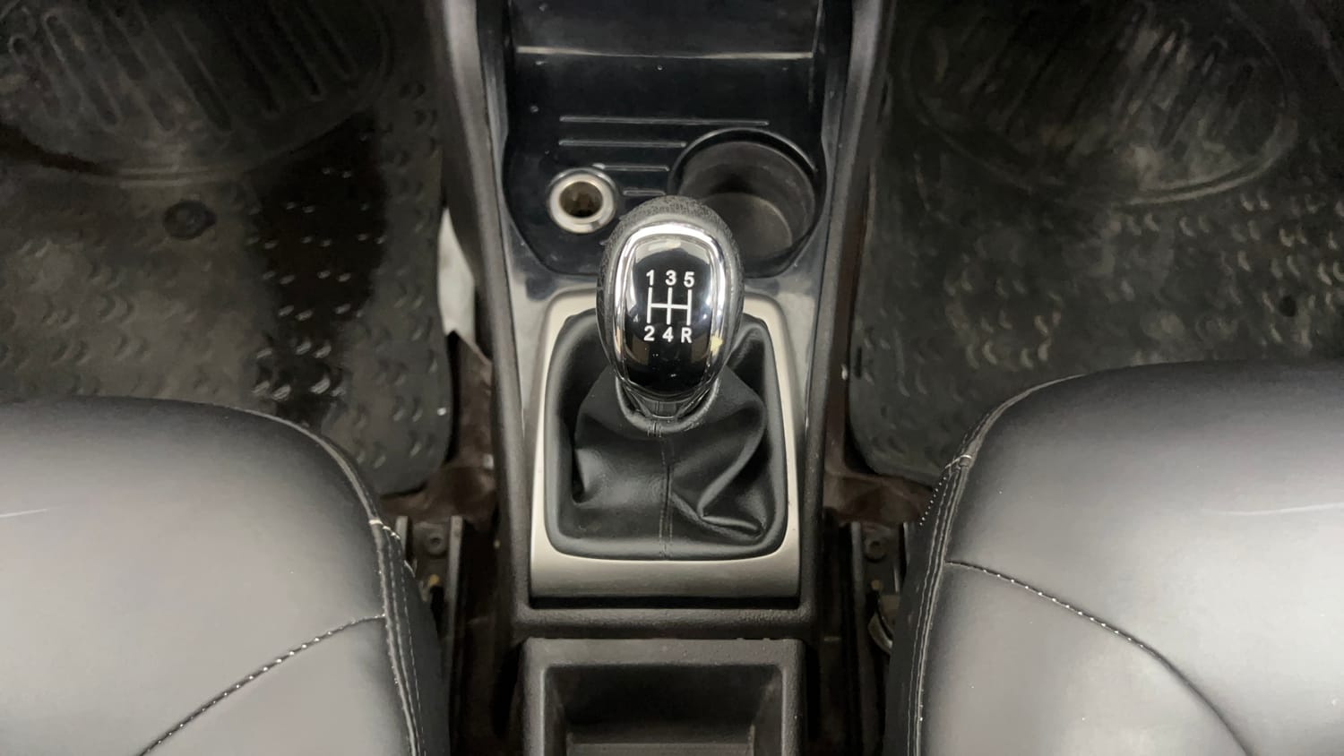 Used 2014 Tata Zest XMS Petrol Petrol Manual interior GEAR  KNOB VIEW