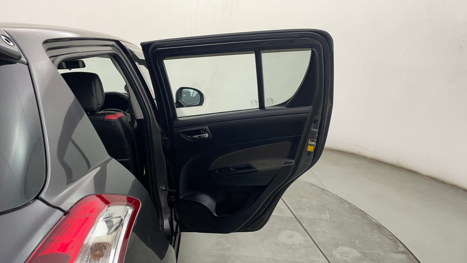 Used 2016 Maruti Suzuki Swift VDi (O) Diesel Manual interior RIGHT REAR DOOR OPEN VIEW